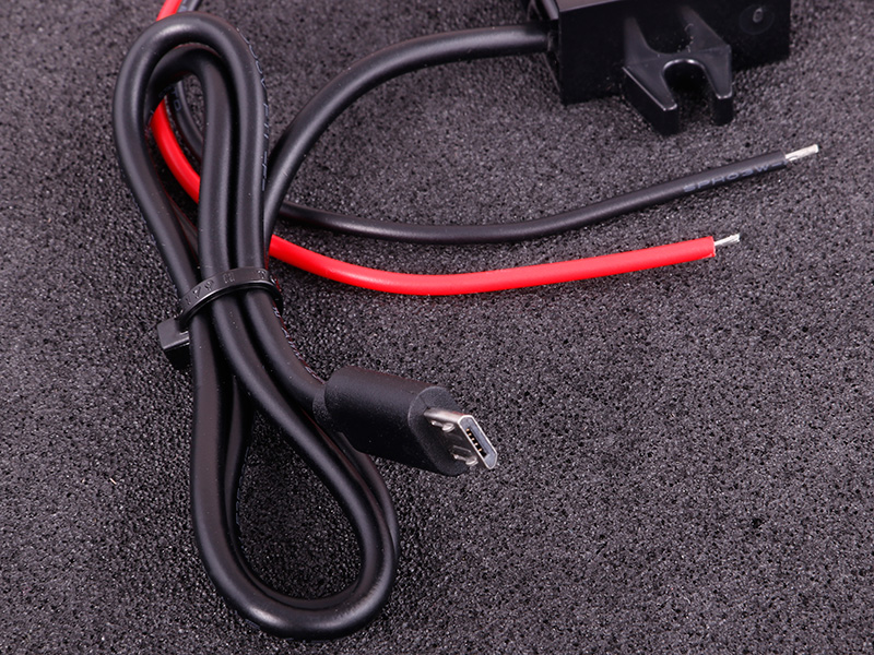 MicroUSB-lader for kabelinstallasjon (5V / 3A)