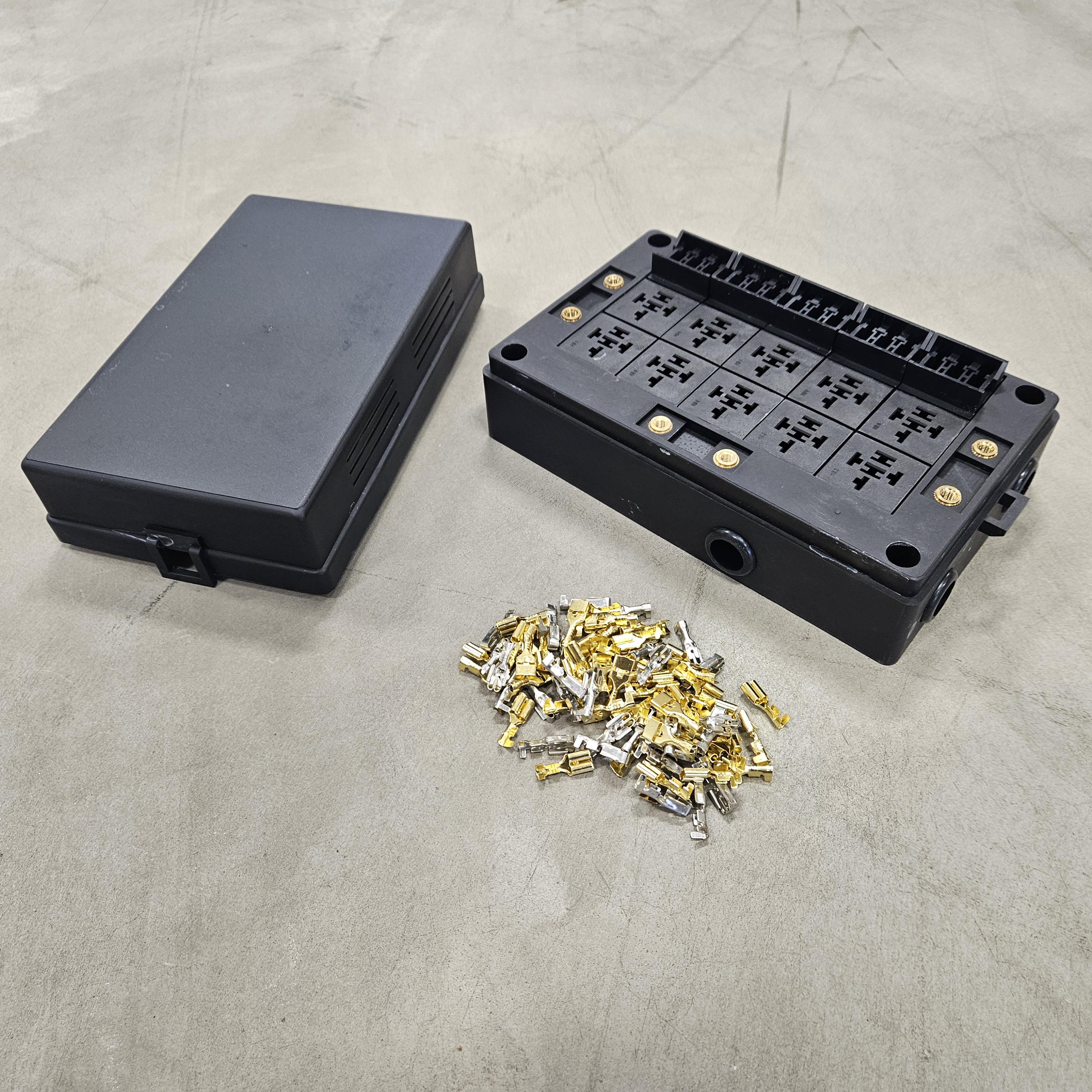 Hurricane Relay og sikringspanel RB10 (bunnmontering)