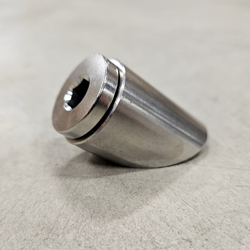 Buet lambdamutter M18x1,5 rustfritt stål (45°)