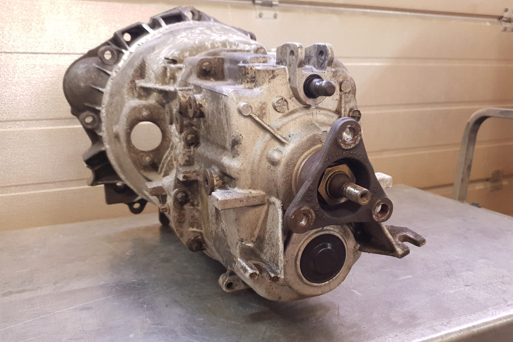 Girkasse bjelke BMW ZF / Getrag - Volvo 740 / 760 / 940 / 960