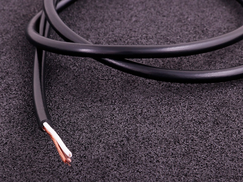 Skjermet kabel 2-leder svart