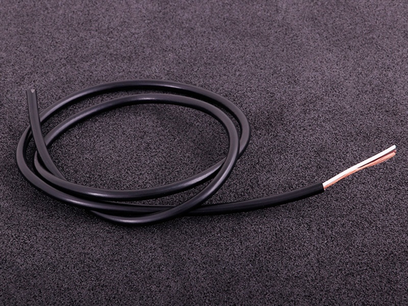 Skjermet kabel 2-leder svart