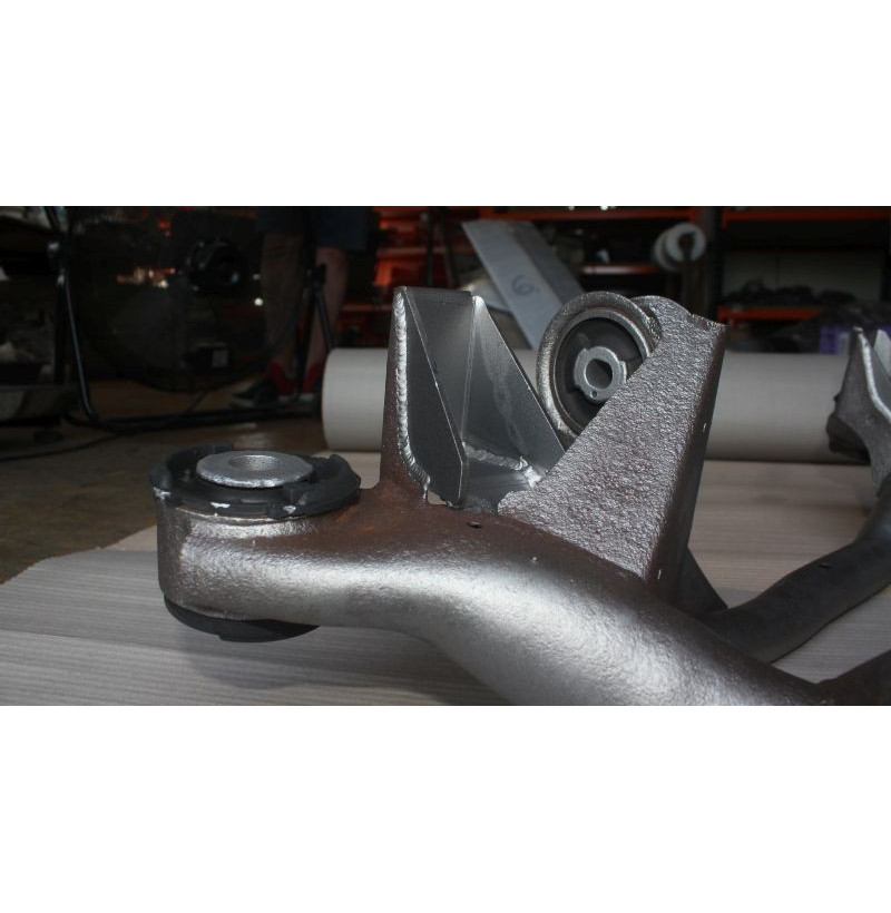 BMW E46 bakre stabilisatorbrakettforsterkning